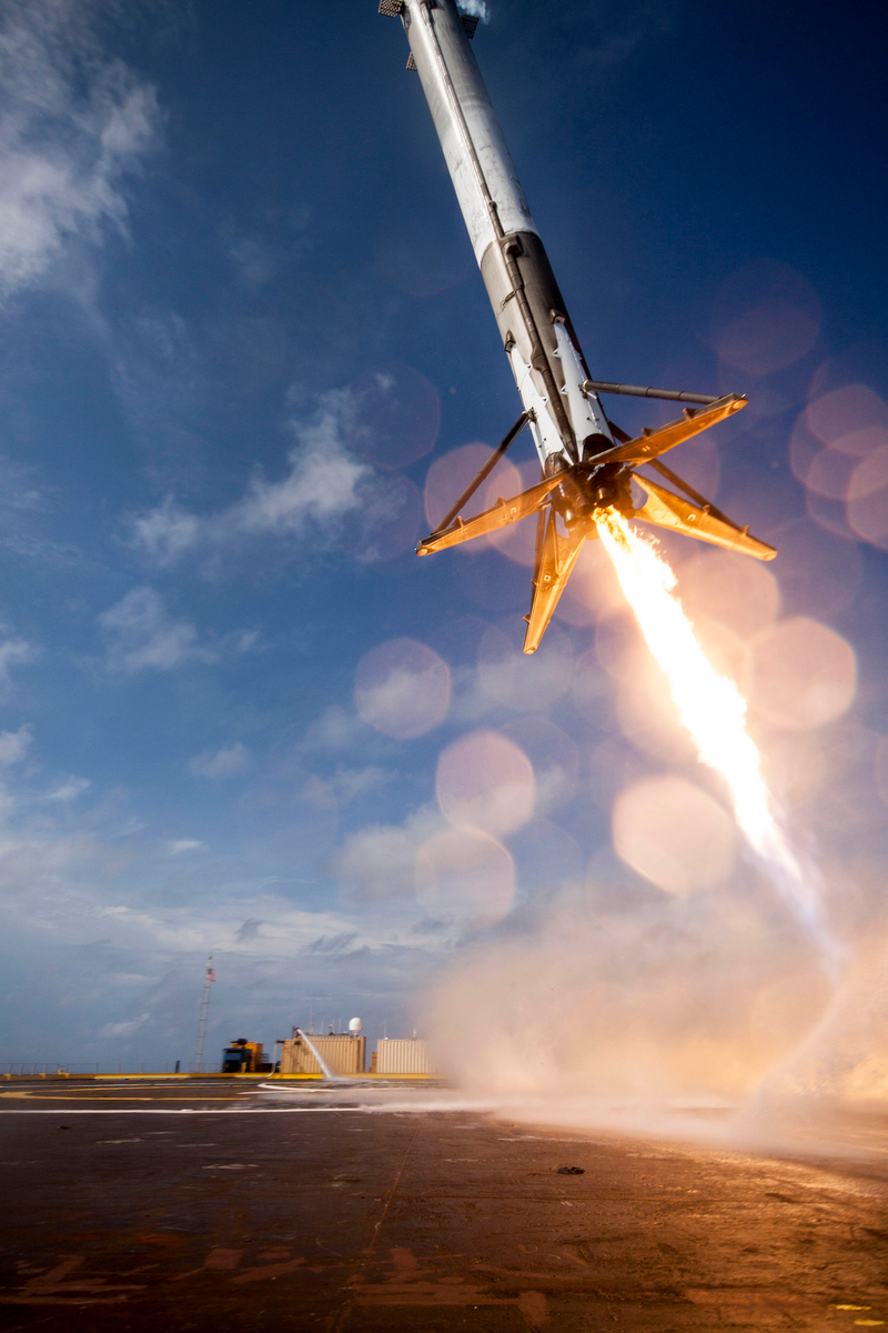 Illustration for article titled SpaceX Keeps Getting Closer to Nailing Its Barge Landing